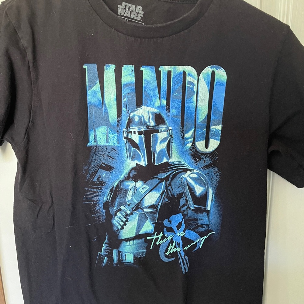 The Mandalorian Tee Men's Size Small Star Wars Short Sleeve Cotton Graph…